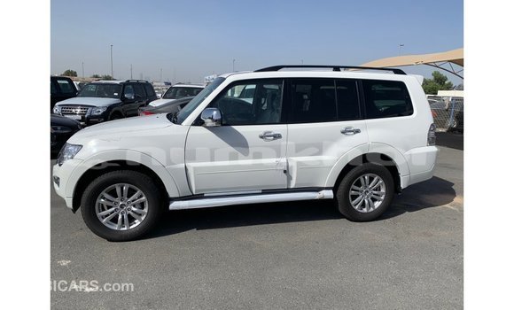 Buy Import Mitsubishi Pajero White Car in Import - Dubai in Bumthang Buy Import Mitsubishi Pajero White Car in Import - Dubai in Bumthang