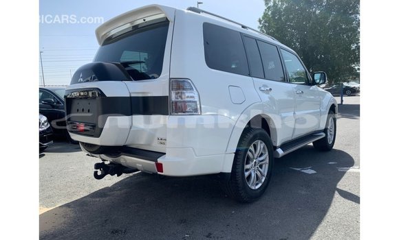 Buy Import Mitsubishi Pajero White Car in Import - Dubai in Bumthang Buy Import Mitsubishi Pajero White Car in Import - Dubai in Bumthang