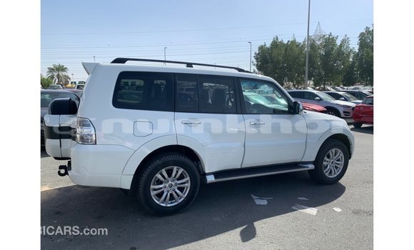 Buy Import Mitsubishi Pajero White Car in Import - Dubai in Bumthang Buy Import Mitsubishi Pajero White Car in Import - Dubai in Bumthang