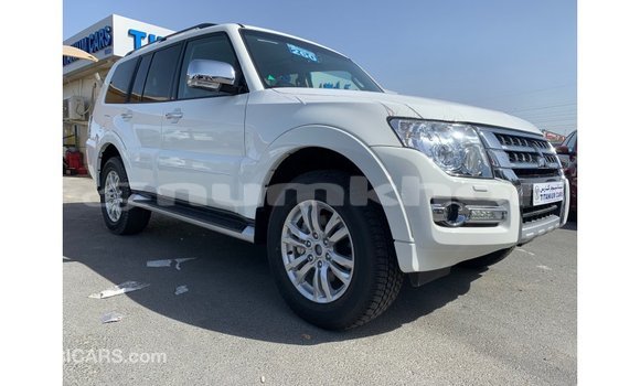 Buy Import Mitsubishi Pajero White Car in Import - Dubai in Bumthang Buy Import Mitsubishi Pajero White Car in Import - Dubai in Bumthang