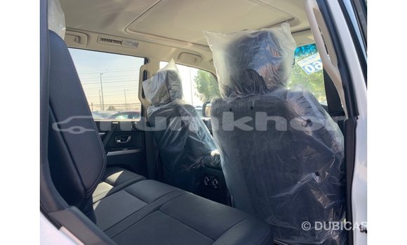 Buy Import Mitsubishi Pajero White Car in Import - Dubai in Bumthang Buy Import Mitsubishi Pajero White Car in Import - Dubai in Bumthang