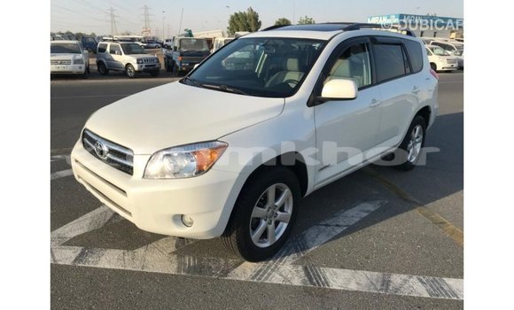 Buy Import Toyota 4Runner White Car in Import - Dubai in Bumthang Buy Import Toyota 4Runner White Car in Import - Dubai in Bumthang