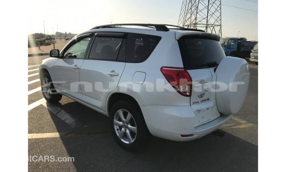Buy Import Toyota 4Runner White Car in Import - Dubai in Bumthang Buy Import Toyota 4Runner White Car in Import - Dubai in Bumthang