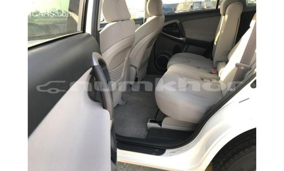 Buy Import Toyota 4Runner White Car in Import - Dubai in Bumthang Buy Import Toyota 4Runner White Car in Import - Dubai in Bumthang