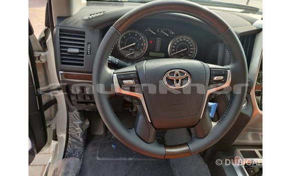 Buy Import Toyota Land Cruiser White Car in Import - Dubai in Bumthang Buy Import Toyota Land Cruiser White Car in Import - Dubai in Bumthang
