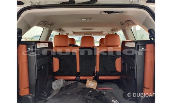 Buy Import Toyota Land Cruiser White Car in Import - Dubai in Bumthang Buy Import Toyota Land Cruiser White Car in Import - Dubai in Bumthang