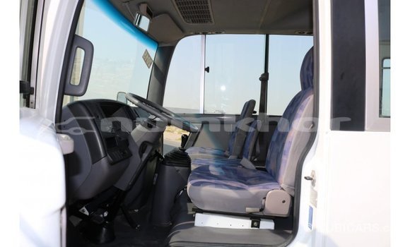 Buy Import Nissan 350Z White Car in Import - Dubai in Bumthang Buy Import Nissan 350Z White Car in Import - Dubai in Bumthang