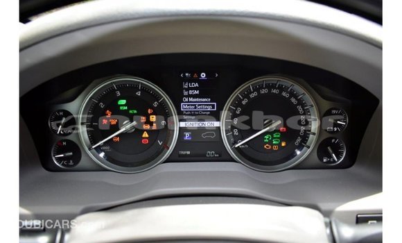 Buy Import Toyota Land Cruiser White Car in Import - Dubai in Bumthang Buy Import Toyota Land Cruiser White Car in Import - Dubai in Bumthang