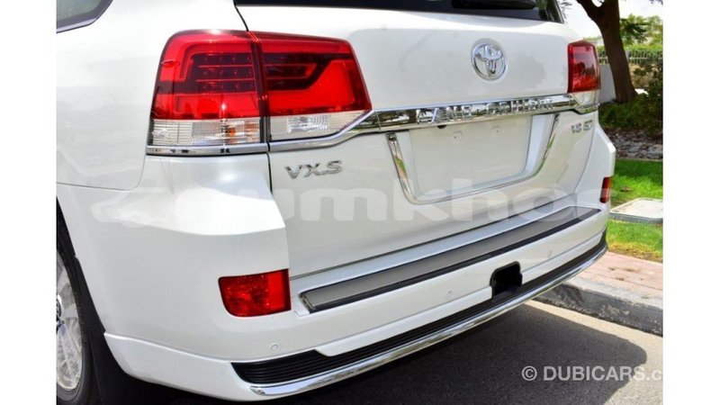 Big with watermark toyota land cruiser bumthang import dubai 2174