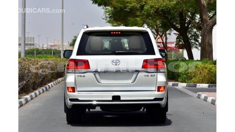 Big with watermark toyota land cruiser bumthang import dubai 2174
