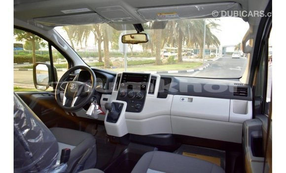 Buy Import Toyota Hiace White Car in Import - Dubai in Bumthang Buy Import Toyota Hiace White Car in Import - Dubai in Bumthang