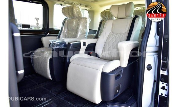 Buy Import Toyota Granvia White Car in Import - Dubai in Bumthang Buy Import Toyota Granvia White Car in Import - Dubai in Bumthang
