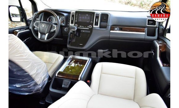 Buy Import Toyota Granvia White Car in Import - Dubai in Bumthang Buy Import Toyota Granvia White Car in Import - Dubai in Bumthang