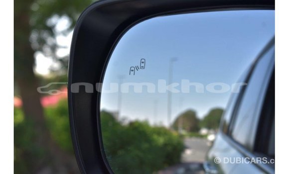 Buy Import Toyota Land Cruiser White Car in Import - Dubai in Bumthang Buy Import Toyota Land Cruiser White Car in Import - Dubai in Bumthang