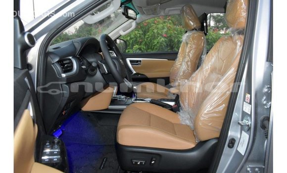 Buy Import Toyota Fortuner Other Car in Import - Dubai in Bumthang Buy Import Toyota Fortuner Other Car in Import - Dubai in Bumthang