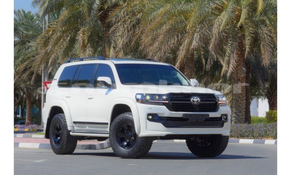 Buy Import Toyota Land Cruiser White Car in Import - Dubai in Bumthang Buy Import Toyota Land Cruiser White Car in Import - Dubai in Bumthang