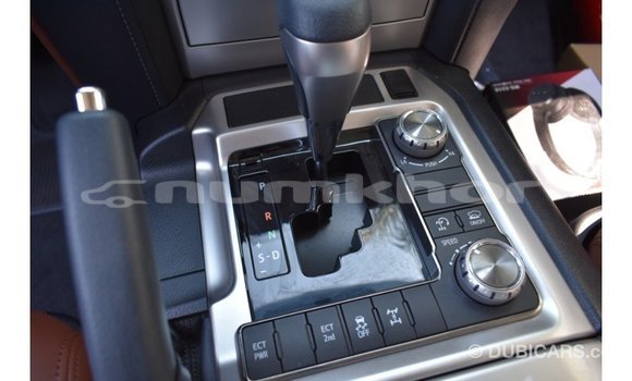 Buy Import Toyota Land Cruiser White Car in Import - Dubai in Bumthang Buy Import Toyota Land Cruiser White Car in Import - Dubai in Bumthang