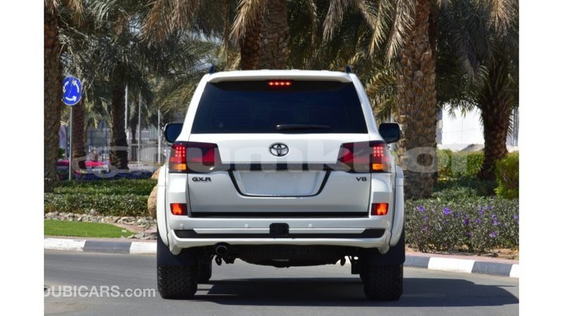 Big with watermark toyota land cruiser bumthang import dubai 2200