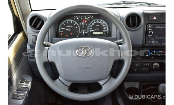 Buy Import Toyota Land Cruiser Beige Car in Import - Dubai in Bumthang Buy Import Toyota Land Cruiser Beige Car in Import - Dubai in Bumthang