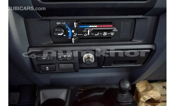 Buy Import Toyota Land Cruiser Beige Car in Import - Dubai in Bumthang Buy Import Toyota Land Cruiser Beige Car in Import - Dubai in Bumthang