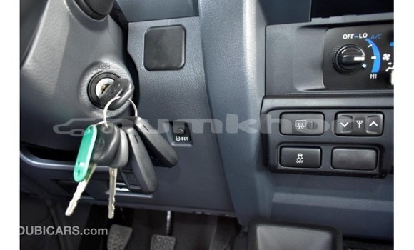 Buy Import Toyota Land Cruiser Beige Car in Import - Dubai in Bumthang Buy Import Toyota Land Cruiser Beige Car in Import - Dubai in Bumthang