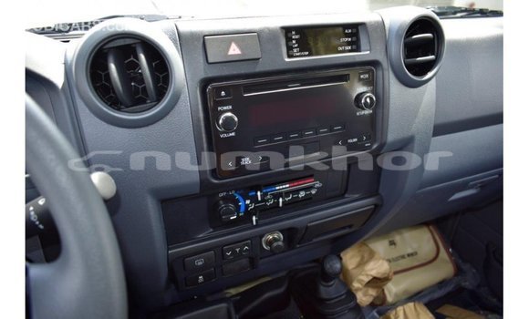 Buy Import Toyota Land Cruiser Beige Car in Import - Dubai in Bumthang Buy Import Toyota Land Cruiser Beige Car in Import - Dubai in Bumthang