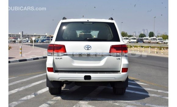 Buy Import Toyota Land Cruiser White Car in Import - Dubai in Bumthang Buy Import Toyota Land Cruiser White Car in Import - Dubai in Bumthang