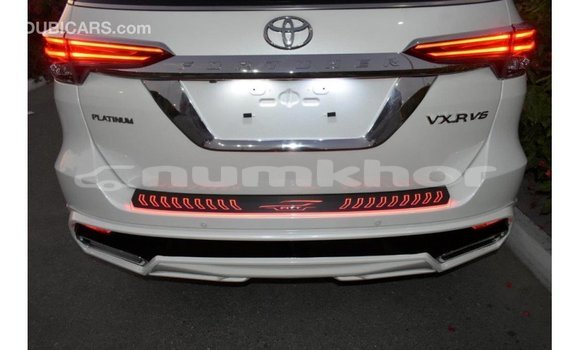 Buy Import Toyota Fortuner White Car in Import - Dubai in Bumthang Buy Import Toyota Fortuner White Car in Import - Dubai in Bumthang