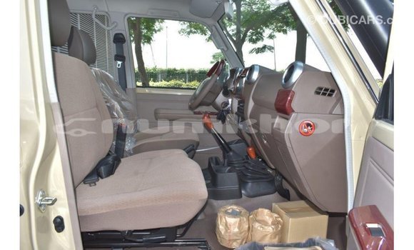 Buy Import Toyota Land Cruiser Beige Car in Import - Dubai in Bumthang Buy Import Toyota Land Cruiser Beige Car in Import - Dubai in Bumthang