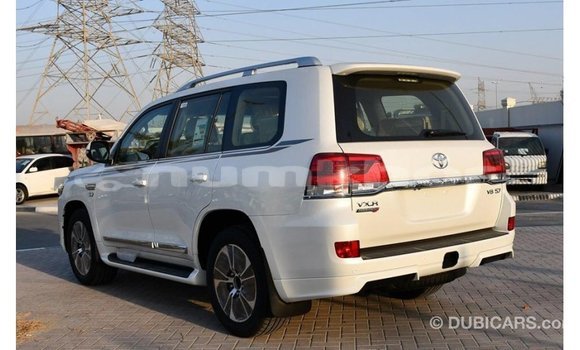 Buy Import Toyota Land Cruiser White Car in Import - Dubai in Bumthang Buy Import Toyota Land Cruiser White Car in Import - Dubai in Bumthang