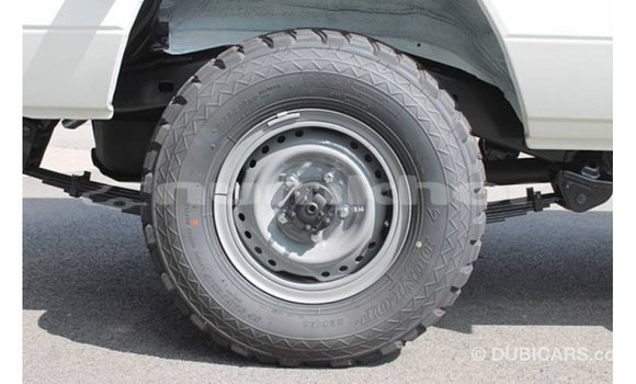 Buy Import Toyota Land Cruiser White Car in Import - Dubai in Bumthang Buy Import Toyota Land Cruiser White Car in Import - Dubai in Bumthang