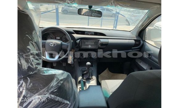 Buy Import Toyota Hilux White Car in Import - Dubai in Bumthang Buy Import Toyota Hilux White Car in Import - Dubai in Bumthang