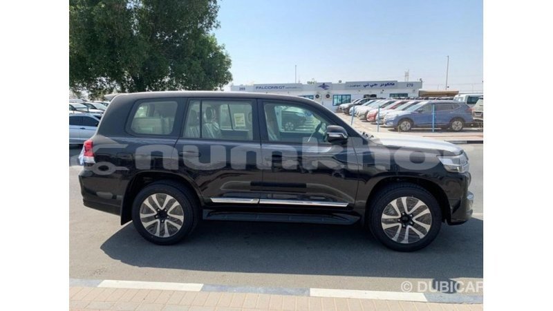 Big with watermark toyota land cruiser bumthang import dubai 2257