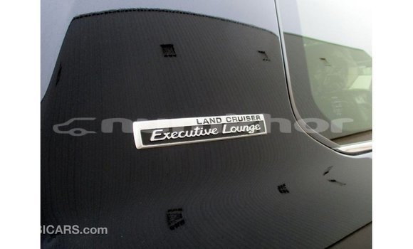 Buy Import Toyota Land Cruiser Black Car in Import - Dubai in Bumthang Buy Import Toyota Land Cruiser Black Car in Import - Dubai in Bumthang