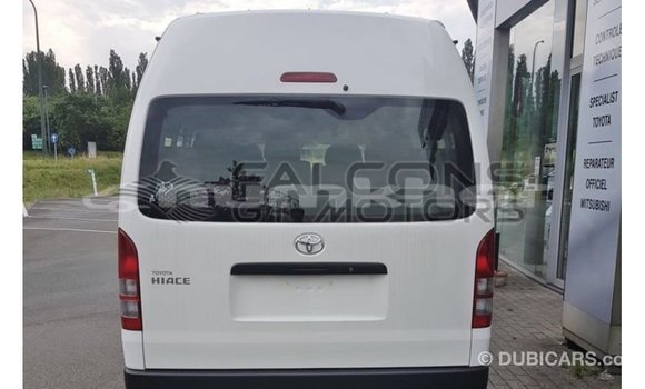 Buy Import Toyota Hiace White Car in Import - Dubai in Bumthang Buy Import Toyota Hiace White Car in Import - Dubai in Bumthang