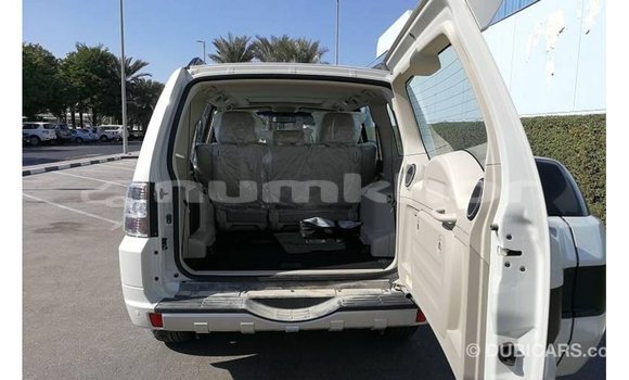 Buy Import Mitsubishi Pajero White Car in Import - Dubai in Bumthang Buy Import Mitsubishi Pajero White Car in Import - Dubai in Bumthang