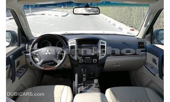 Buy Import Mitsubishi Pajero White Car in Import - Dubai in Bumthang Buy Import Mitsubishi Pajero White Car in Import - Dubai in Bumthang
