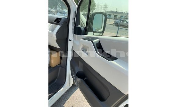 Buy Import Toyota Hiace White Car in Import - Dubai in Bumthang Buy Import Toyota Hiace White Car in Import - Dubai in Bumthang