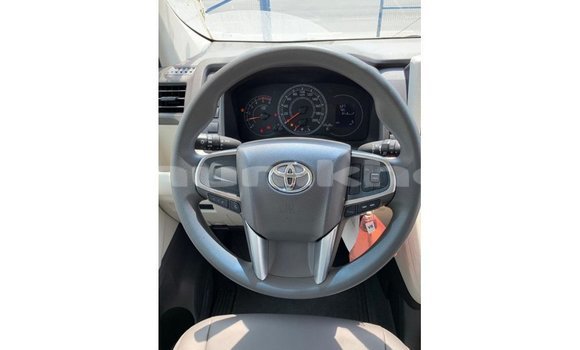 Buy Import Toyota Hiace White Car in Import - Dubai in Bumthang Buy Import Toyota Hiace White Car in Import - Dubai in Bumthang