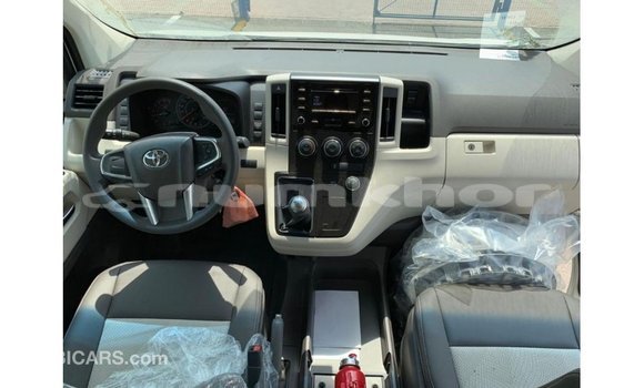 Buy Import Toyota Hiace White Car in Import - Dubai in Bumthang Buy Import Toyota Hiace White Car in Import - Dubai in Bumthang