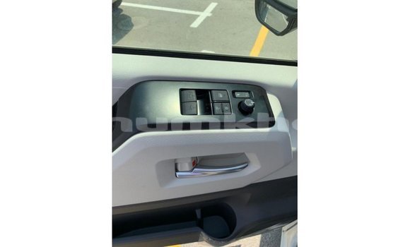 Buy Import Toyota Hiace White Car in Import - Dubai in Bumthang Buy Import Toyota Hiace White Car in Import - Dubai in Bumthang