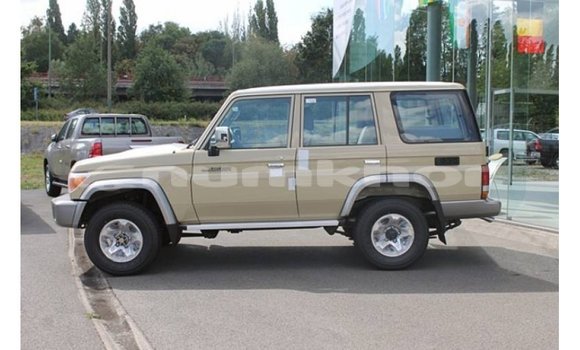 Buy Import Toyota Land Cruiser Beige Car in Import - Dubai in Bumthang Buy Import Toyota Land Cruiser Beige Car in Import - Dubai in Bumthang