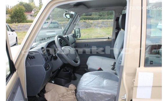 Buy Import Toyota Land Cruiser Beige Car in Import - Dubai in Bumthang Buy Import Toyota Land Cruiser Beige Car in Import - Dubai in Bumthang