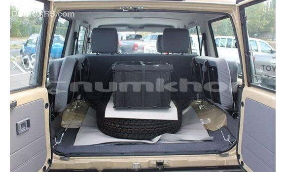 Buy Import Toyota Land Cruiser Beige Car in Import - Dubai in Bumthang Buy Import Toyota Land Cruiser Beige Car in Import - Dubai in Bumthang