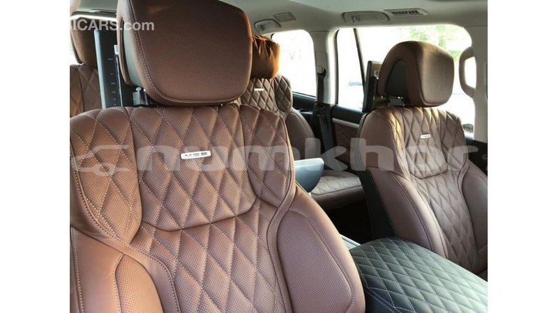 Big with watermark toyota land cruiser bumthang import dubai 2271