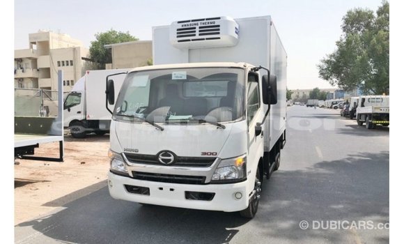 Buy Import Hino 300 Series White Truck in Import - Dubai in Bumthang Buy Import Hino 300 Series White Truck in Import - Dubai in Bumthang
