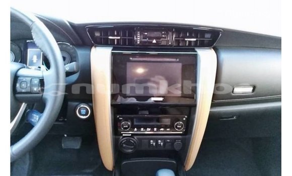 Buy Import Toyota Fortuner White Car in Import - Dubai in Bumthang Buy Import Toyota Fortuner White Car in Import - Dubai in Bumthang