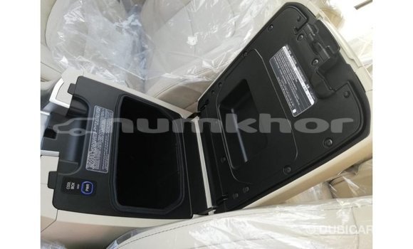 Buy Import Toyota Land Cruiser White Car in Import - Dubai in Bumthang Buy Import Toyota Land Cruiser White Car in Import - Dubai in Bumthang