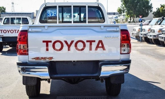 Buy Import Toyota Hilux White Car in Import - Dubai in Bumthang Buy Import Toyota Hilux White Car in Import - Dubai in Bumthang