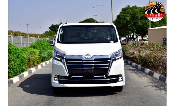Buy Import Toyota Granvia White Car in Import - Dubai in Bumthang Buy Import Toyota Granvia White Car in Import - Dubai in Bumthang